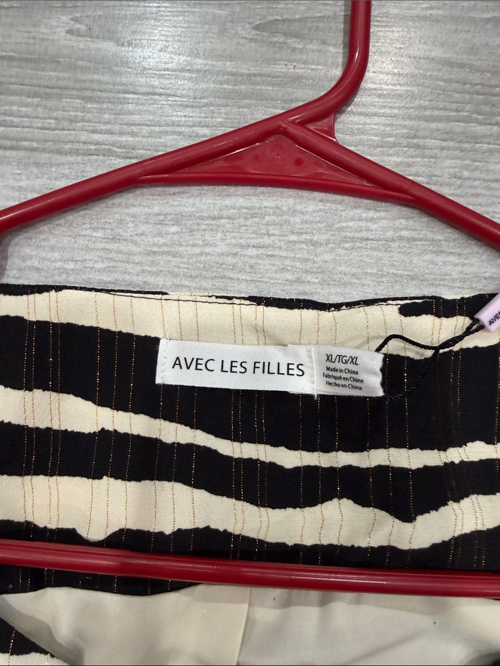 Avec Les Filles Black & Cream gold Striped Button-Front Sleeveless Vest XL - Picture 2 of 5